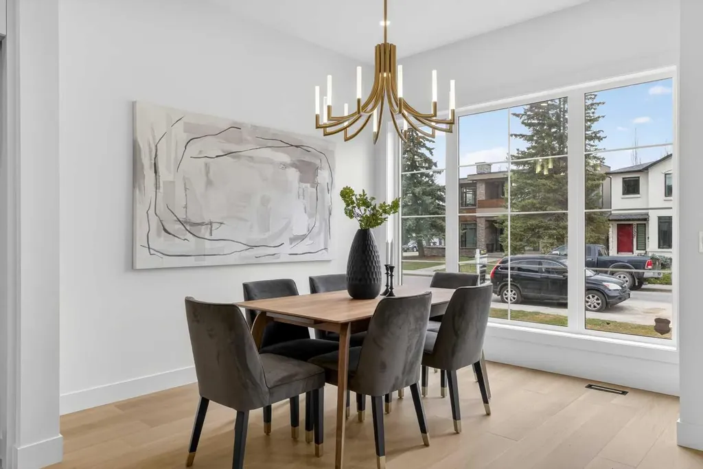 2533 2 Avenue NW Calgary AB T2N 0H7