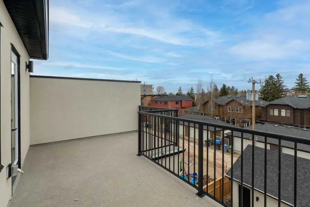 2533 2 Avenue NW Calgary AB T2N 0H7