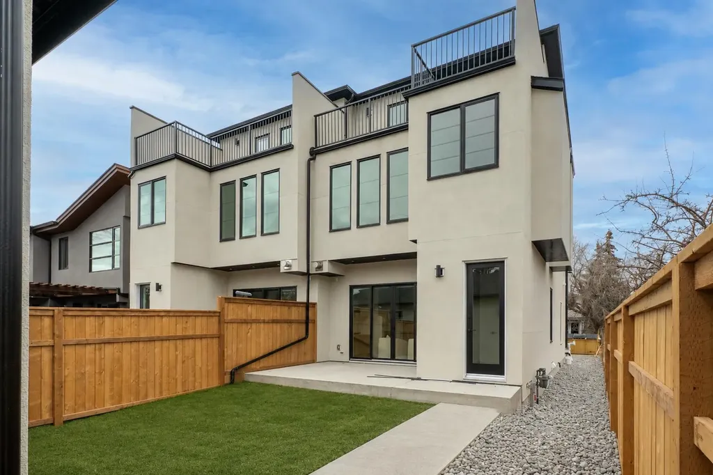 2533 2 Avenue NW Calgary AB T2N 0H7