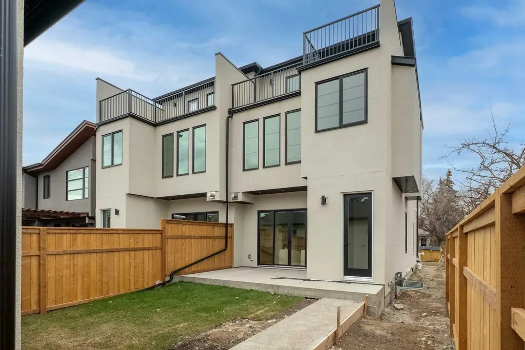 2533 2 Avenue NW Calgary AB T2N 0H7