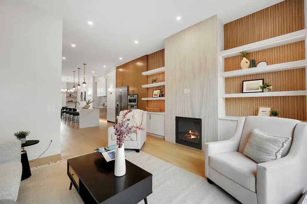 5018 21a Street SW Calgary AB T6T 0B3