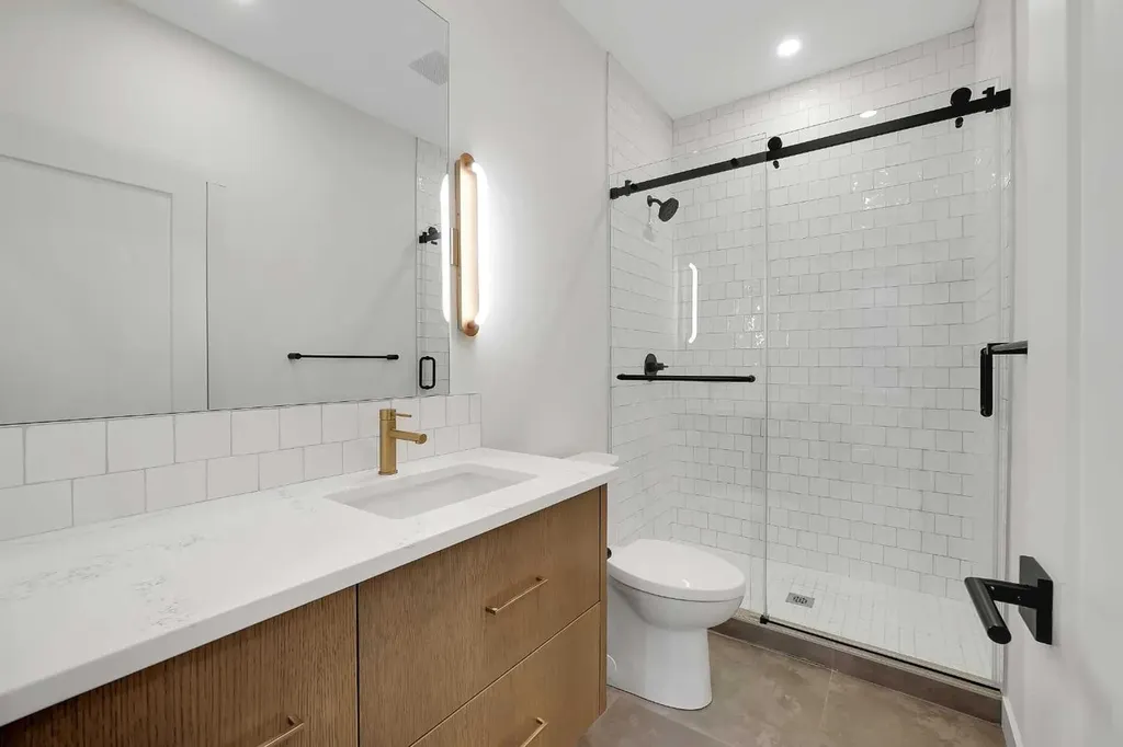 5018 21a Street SW Calgary AB T6T 0B3