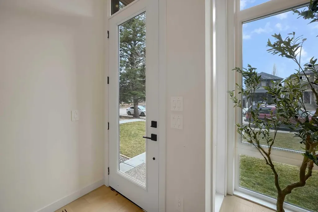 5018 21a Street SW Calgary AB T6T 0B3