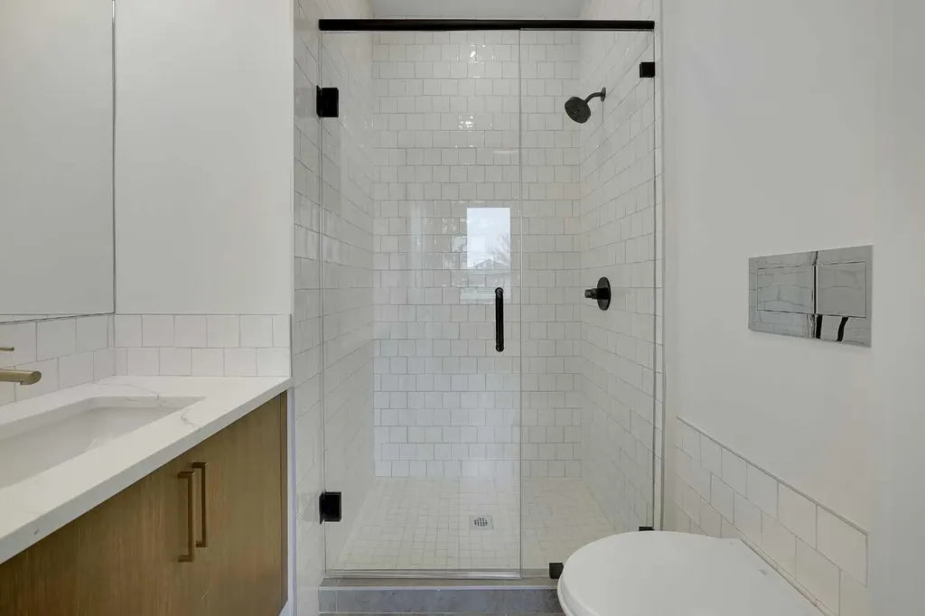 5018 21a Street SW Calgary AB T6T 0B3