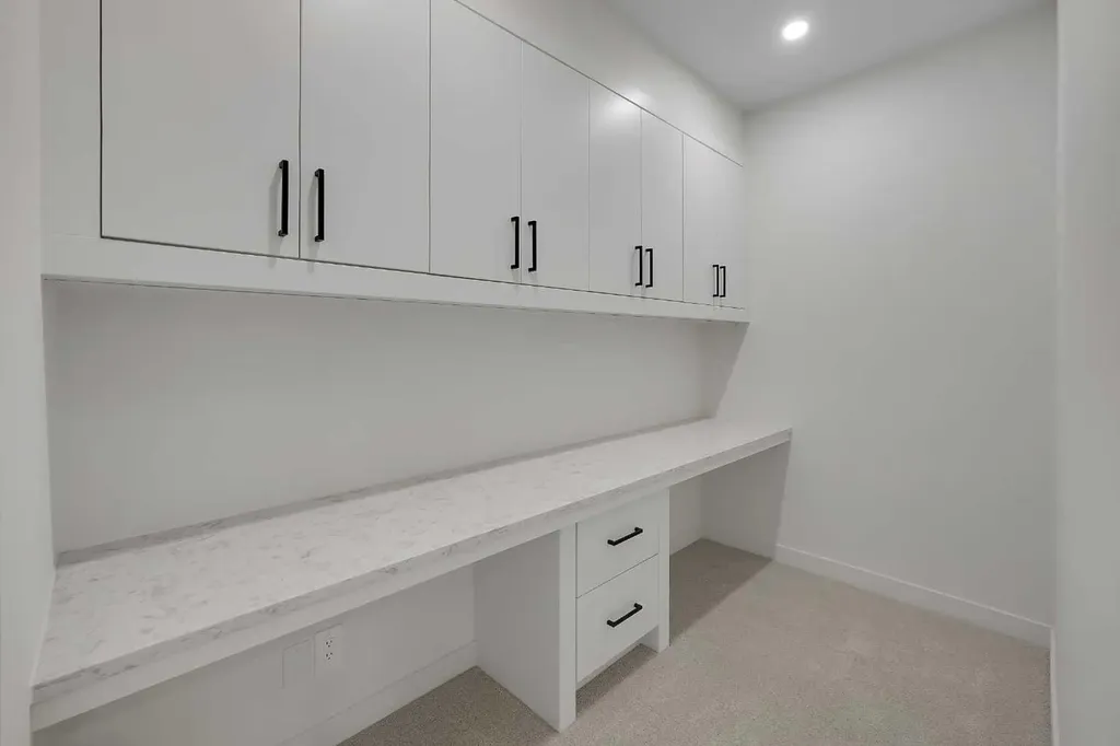 5018 21a Street SW Calgary AB T6T 0B3
