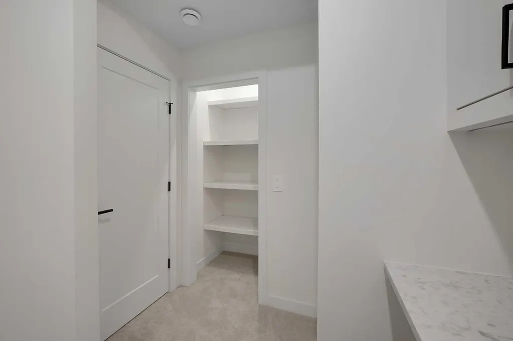 5018 21a Street SW Calgary AB T6T 0B3