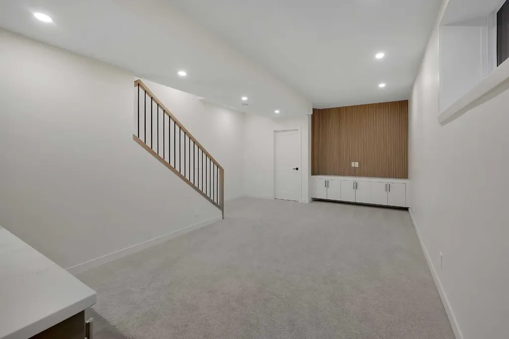 5018 21a Street SW Calgary AB T6T 0B3