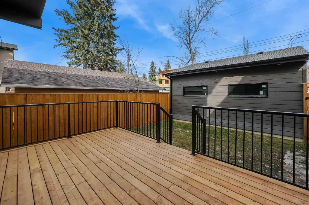 5018 21a Street SW Calgary AB T6T 0B3