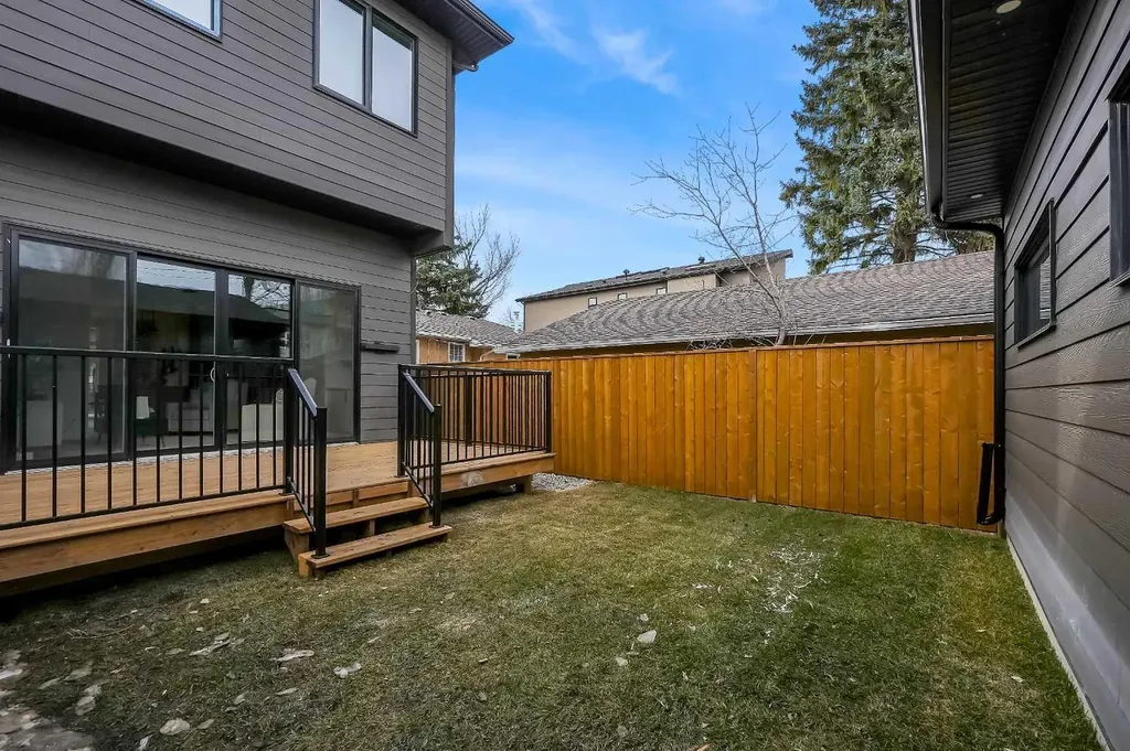 5018 21a Street SW Calgary AB T6T 0B3