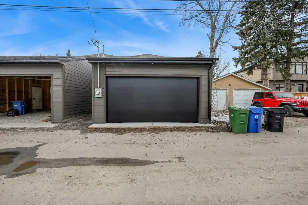 5018 21a Street SW Calgary AB T6T 0B3