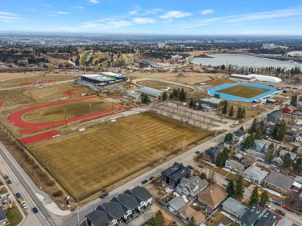 5018 21a Street SW Calgary AB T6T 0B3