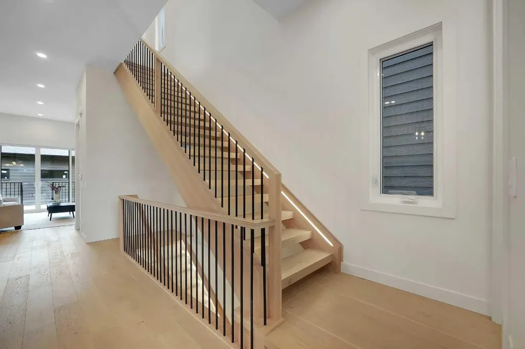 5018 21a Street SW Calgary AB T6T 0B3