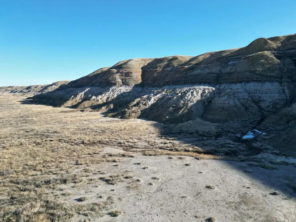 SE 6 28 18 W4 Highway 10 Drumheller AB T0J0Y0