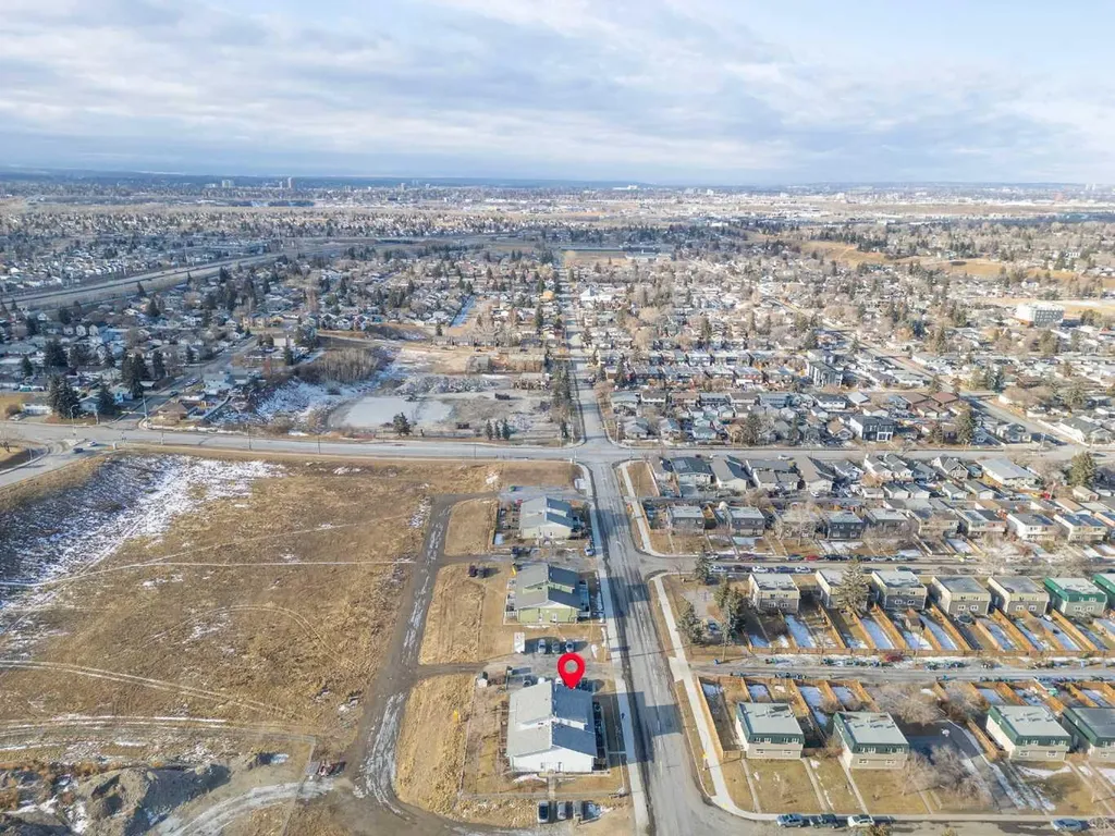 2737 78 Avenue SE Calgary AB T2C 1E8