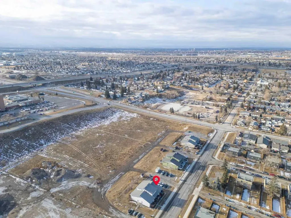 2737 78 Avenue SE Calgary AB T2C 1E8