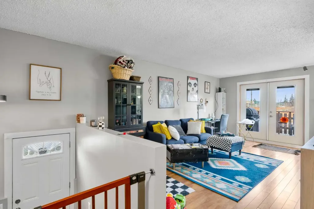 2737 78 Avenue SE Calgary AB T2C 1E8