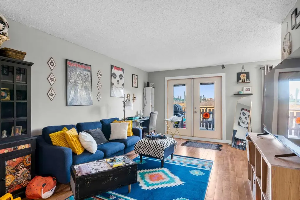 2737 78 Avenue SE Calgary AB T2C 1E8