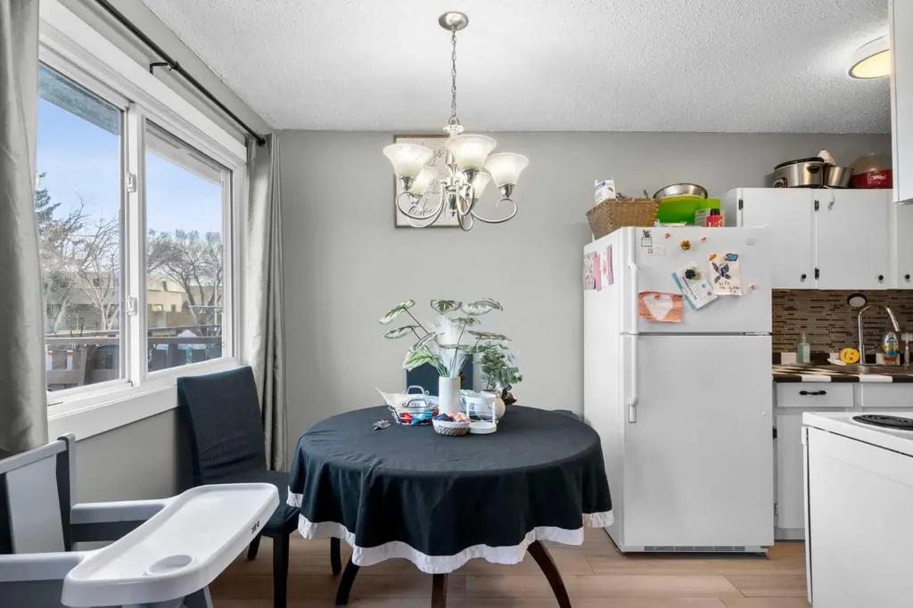 2737 78 Avenue SE Calgary AB T2C 1E8