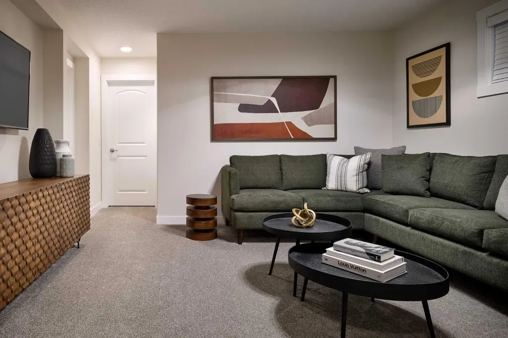 124 Royston Gardens NW Calgary AB T3L0P1