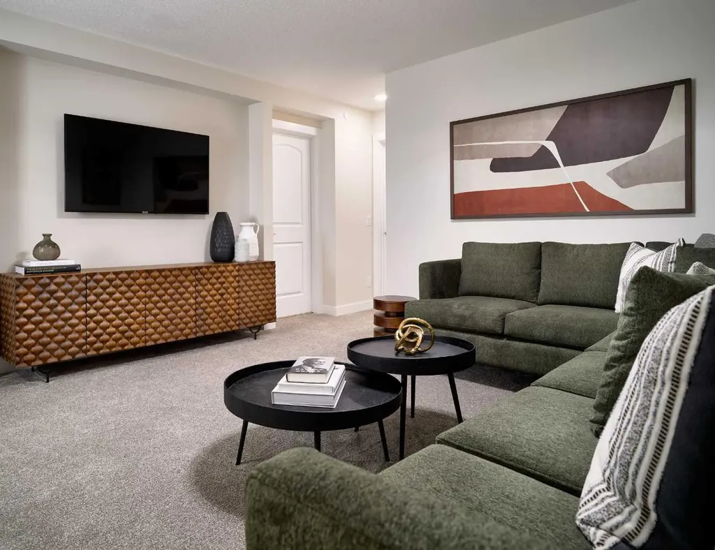 124 Royston Gardens NW Calgary AB T3L0P1