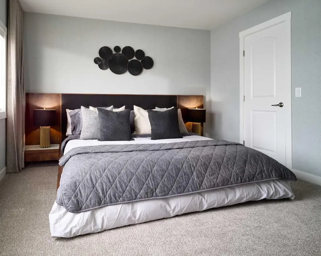 124 Royston Gardens NW Calgary AB T3L0P1