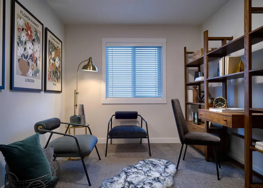 124 Royston Gardens NW Calgary AB T3L0P1