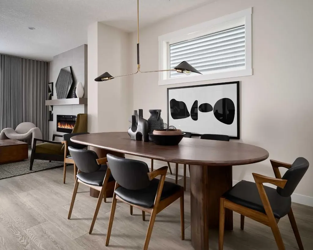 124 Royston Gardens NW Calgary AB T3L0P1