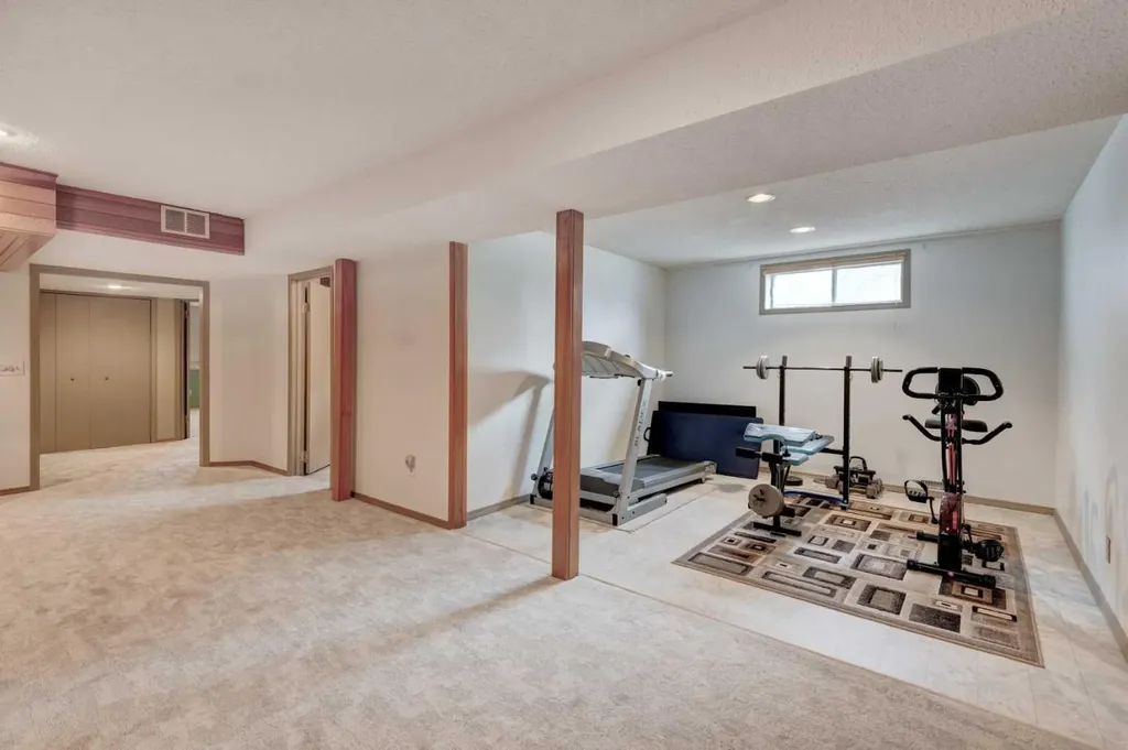 1032 Cantabrian Drive SW Calgary AB T2W 1L7