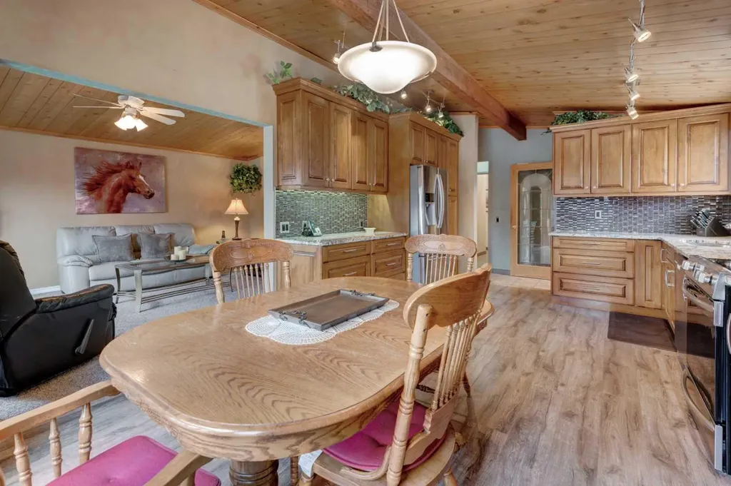 1032 Cantabrian Drive SW Calgary AB T2W 1L7
