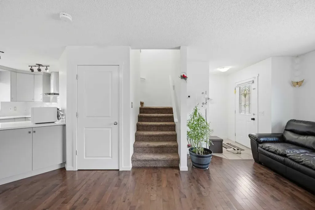 98 Panatella Hill NW Calgary AB T3K 0B6