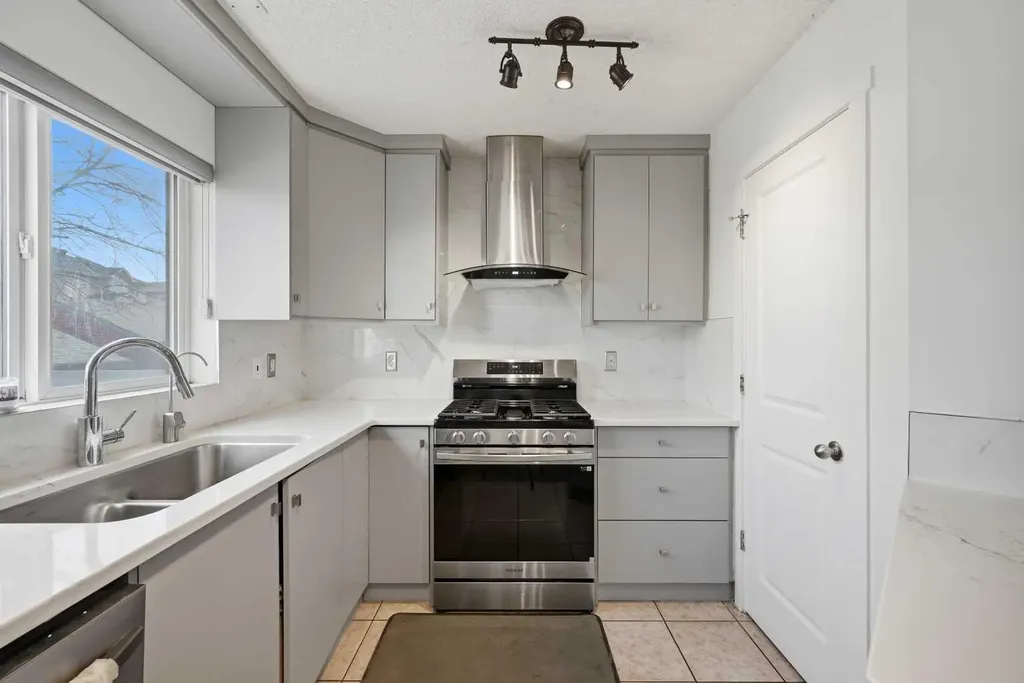 98 Panatella Hill NW Calgary AB T3K 0B6