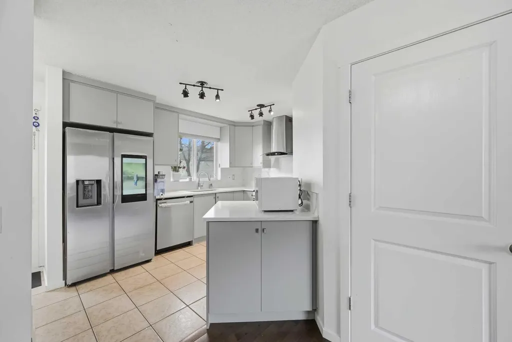 98 Panatella Hill NW Calgary AB T3K 0B6