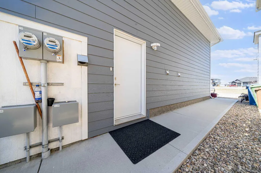 17 & 21 Sage Brush Avenue Taber AB T1G 0E8