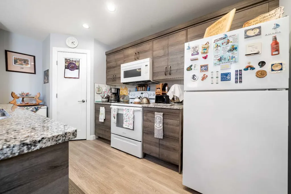 17 & 21 Sage Brush Avenue Taber AB T1G 0E8