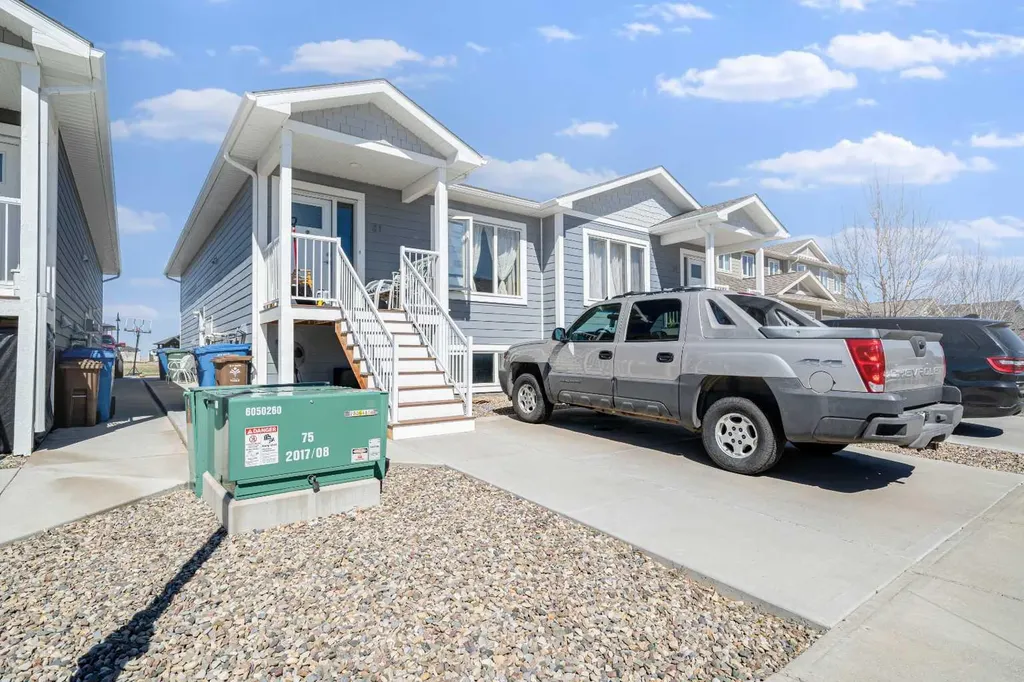 17 & 21 Sage Brush Avenue Taber AB T1G 0E8
