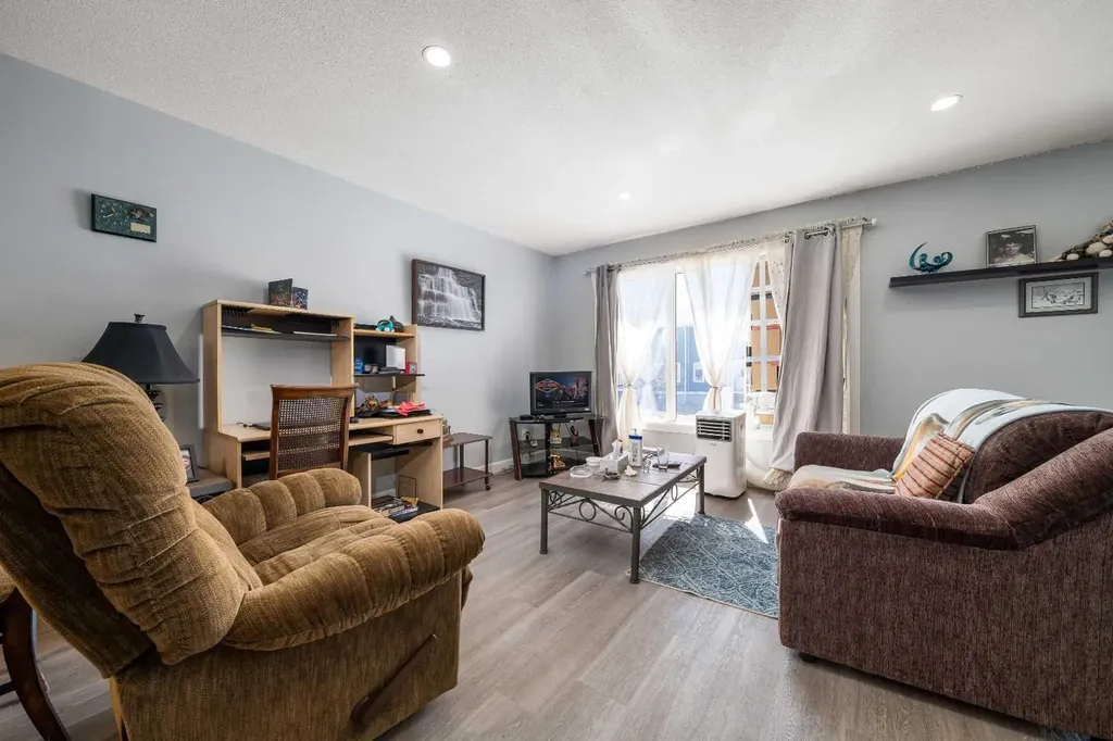 17 & 21 Sage Brush Avenue Taber AB T1G 0E8