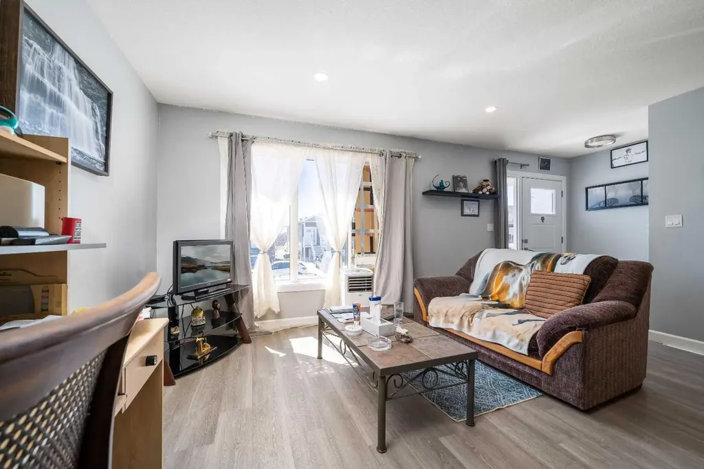 17 & 21 Sage Brush Avenue Taber AB T1G 0E8