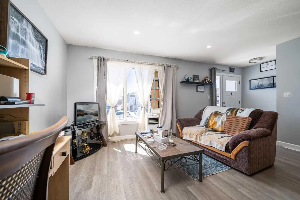 17 & 21 Sage Brush Avenue Taber AB T1G 0E8