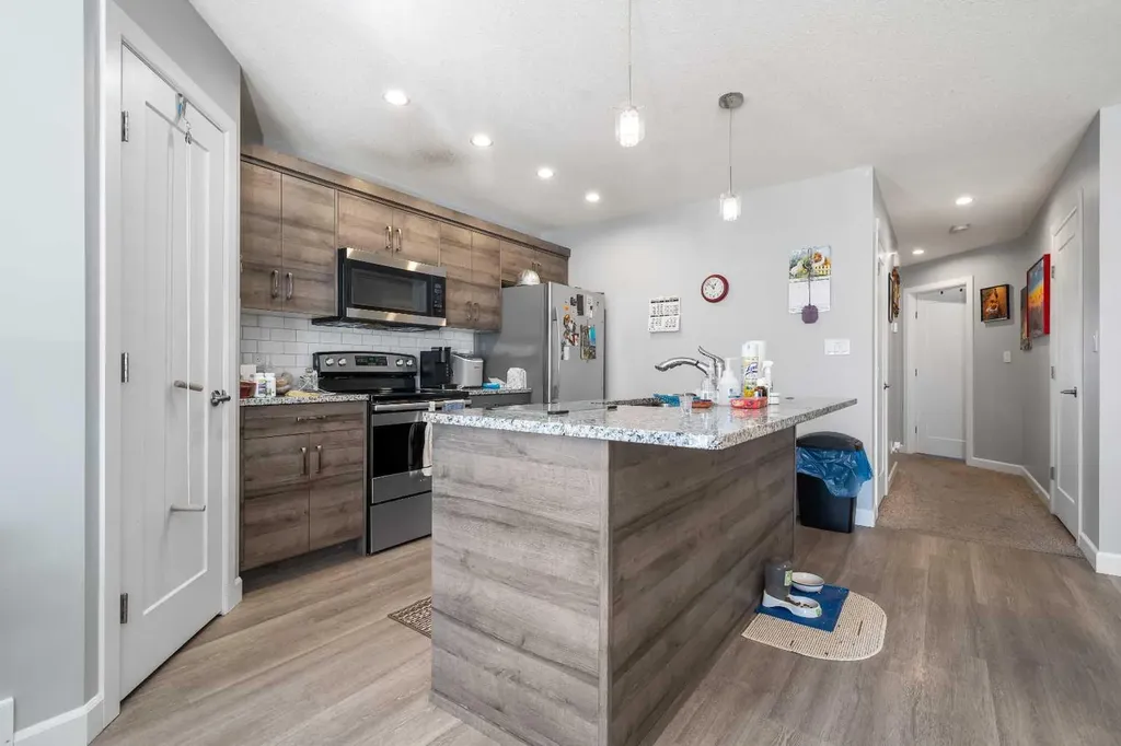 17 & 21 Sage Brush Avenue Taber AB T1G 0E8