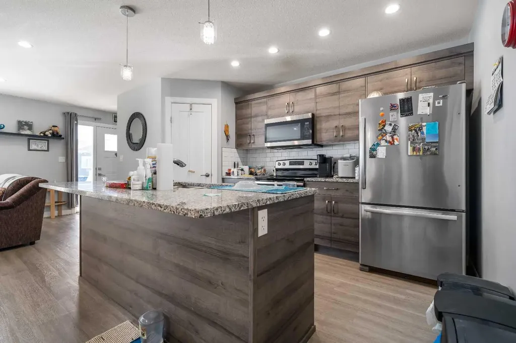 17 & 21 Sage Brush Avenue Taber AB T1G 0E8
