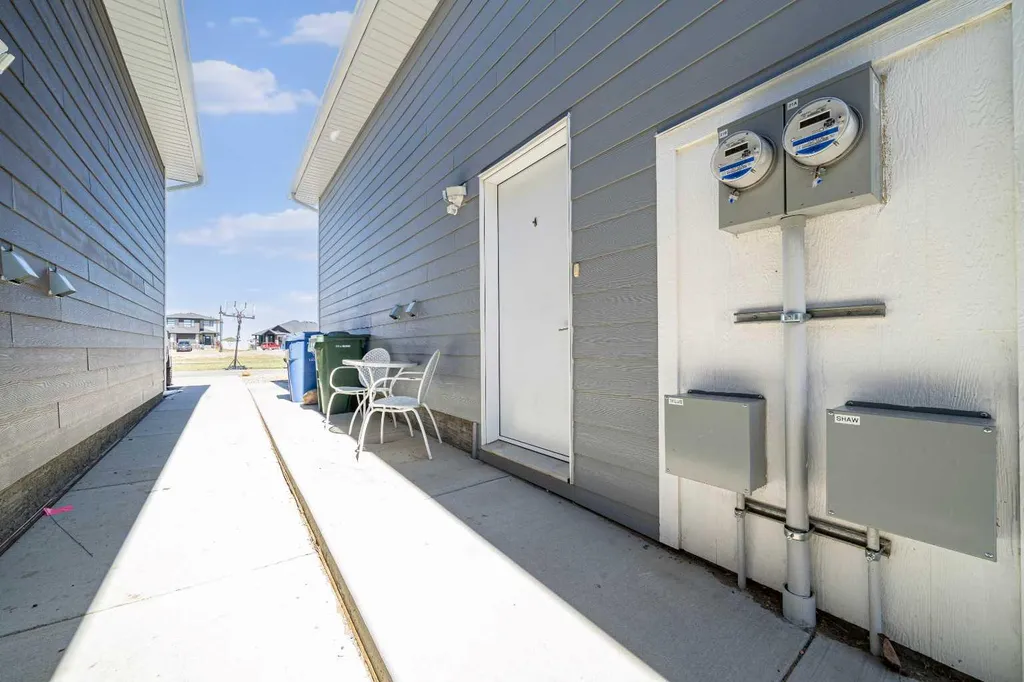 17 & 21 Sage Brush Avenue Taber AB T1G 0E8