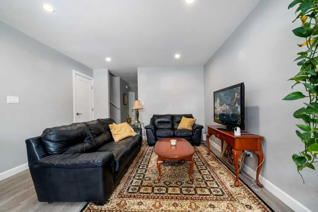 17 & 21 Sage Brush Avenue Taber AB T1G 0E8