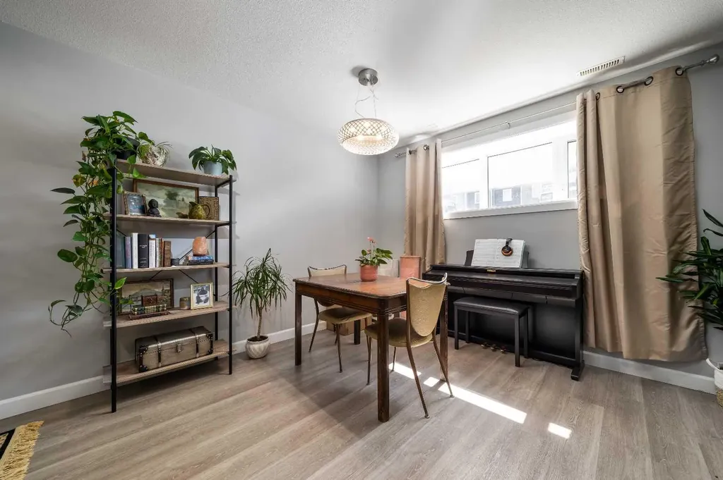 17 & 21 Sage Brush Avenue Taber AB T1G 0E8