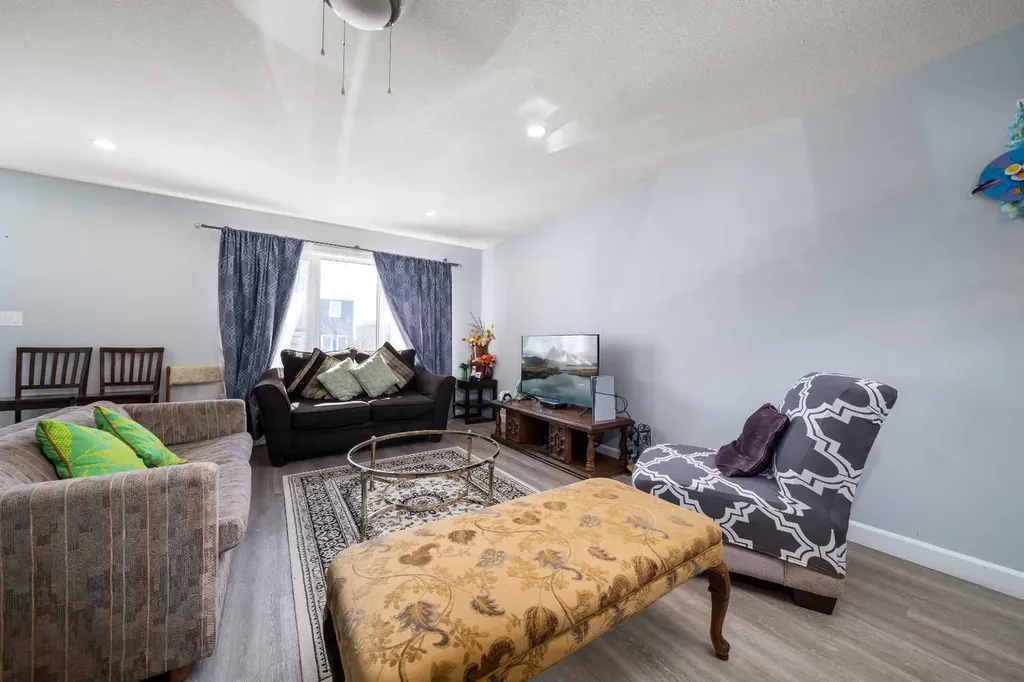 17 & 21 Sage Brush Avenue Taber AB T1G 0E8