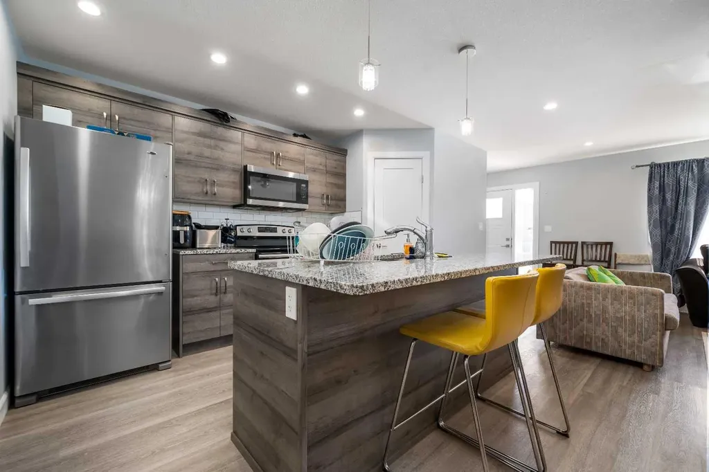17 & 21 Sage Brush Avenue Taber AB T1G 0E8