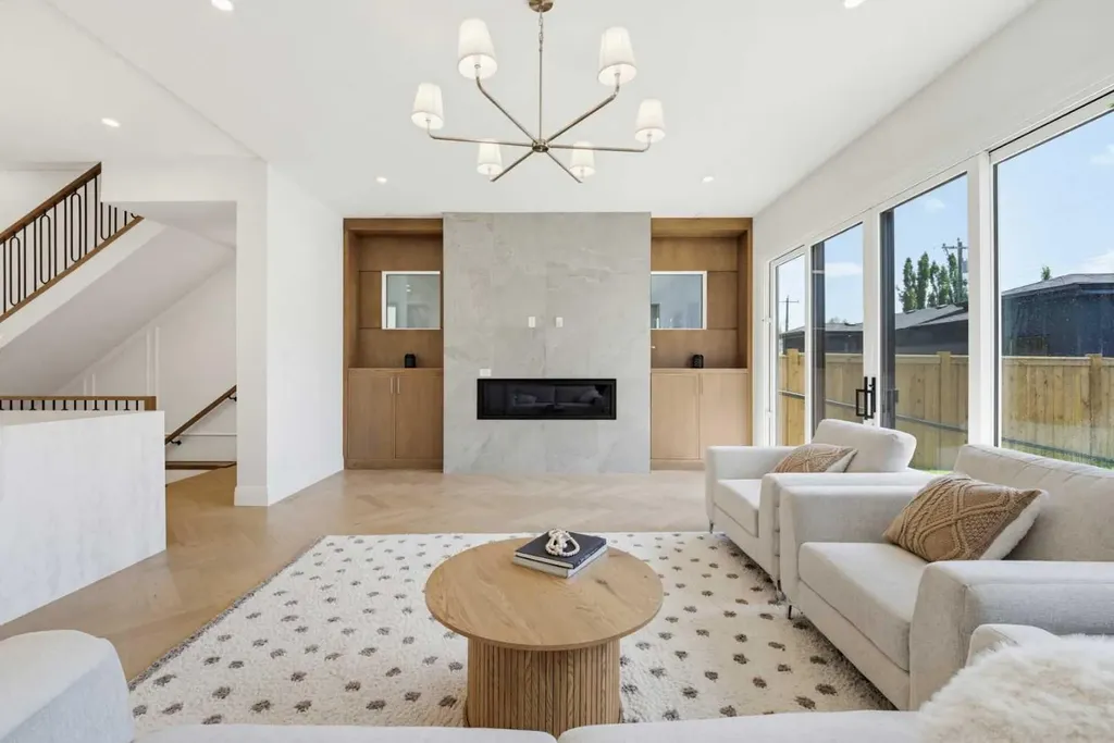 2407 4 Avenue NW Calgary AB T2N 0P3