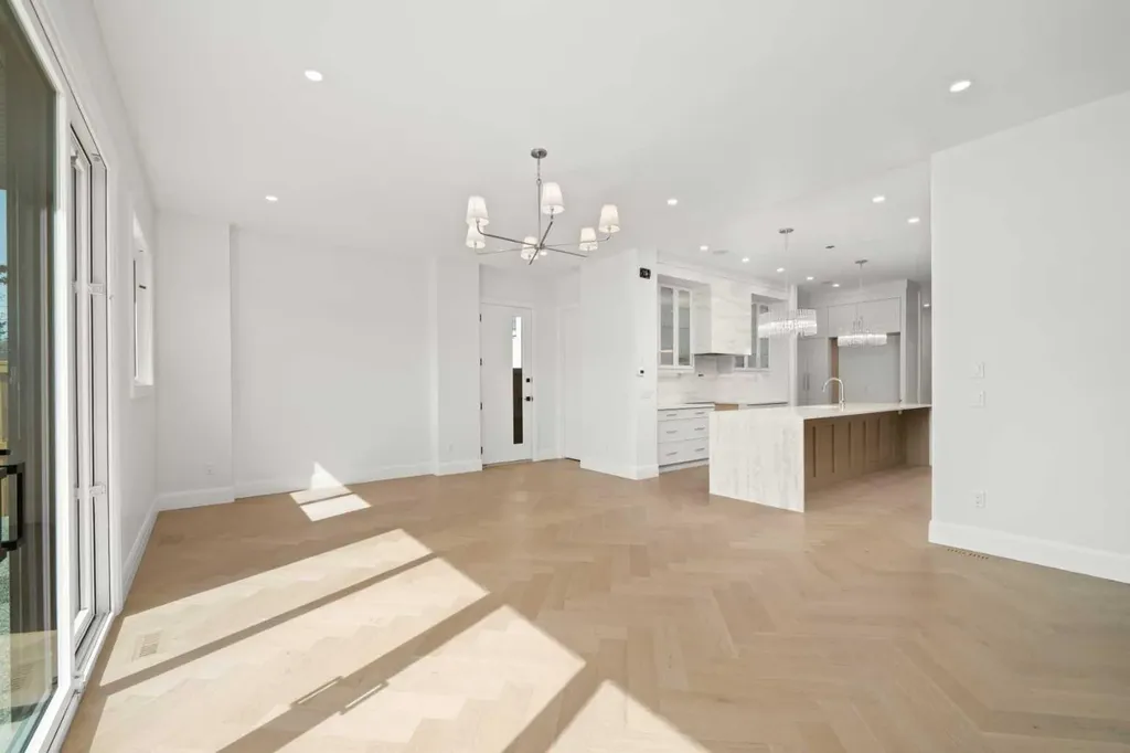 2407 4 Avenue NW Calgary AB T2N 0P3