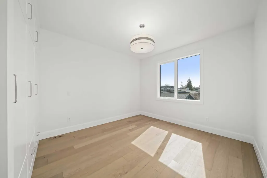2407 4 Avenue NW Calgary AB T2N 0P3