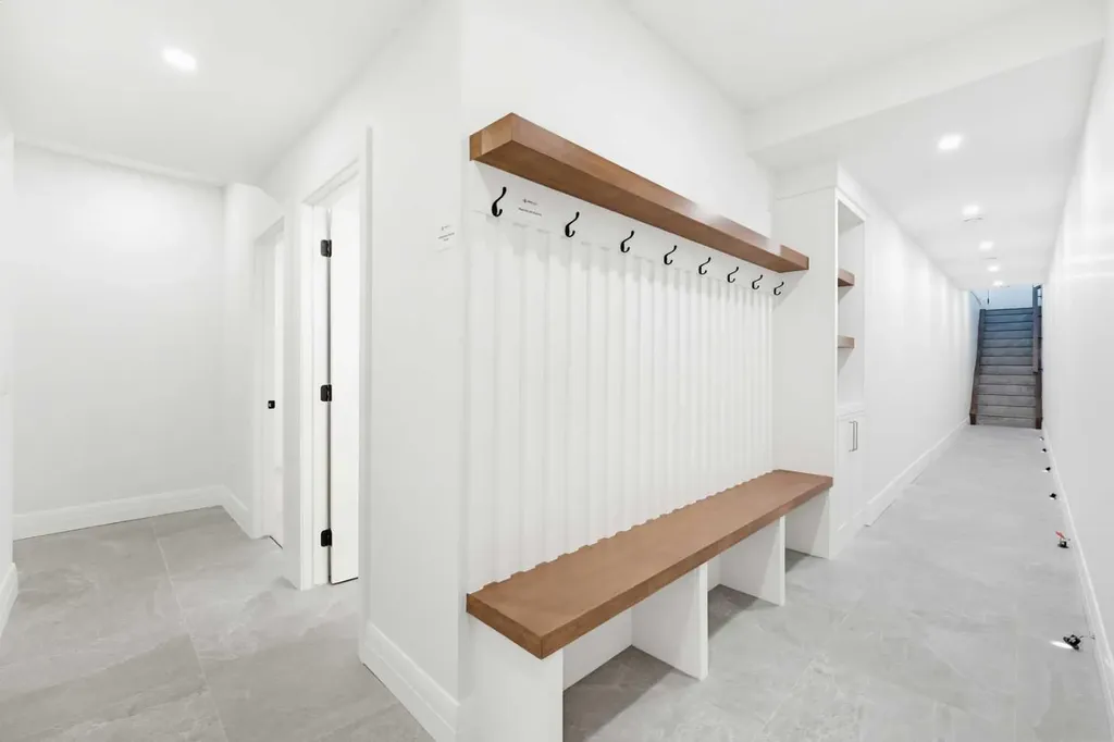 2407 4 Avenue NW Calgary AB T2N 0P3