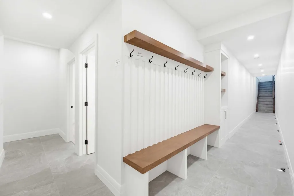 2407 4 Avenue NW Calgary AB T2N 0P3
